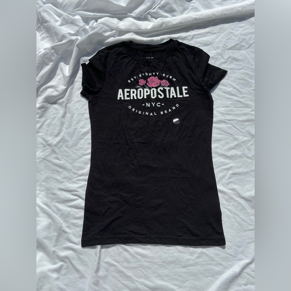 NWOT aero shirt 🌹